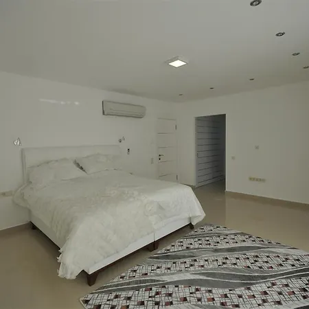 Luxury Penthouse In Tosmur Apartment *